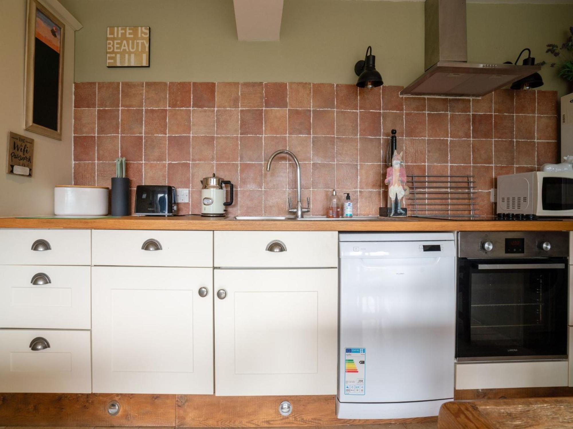 Pass The Keys Hare Cottage Wonderful Views And Parking Moreton-in-Marsh Exterior foto